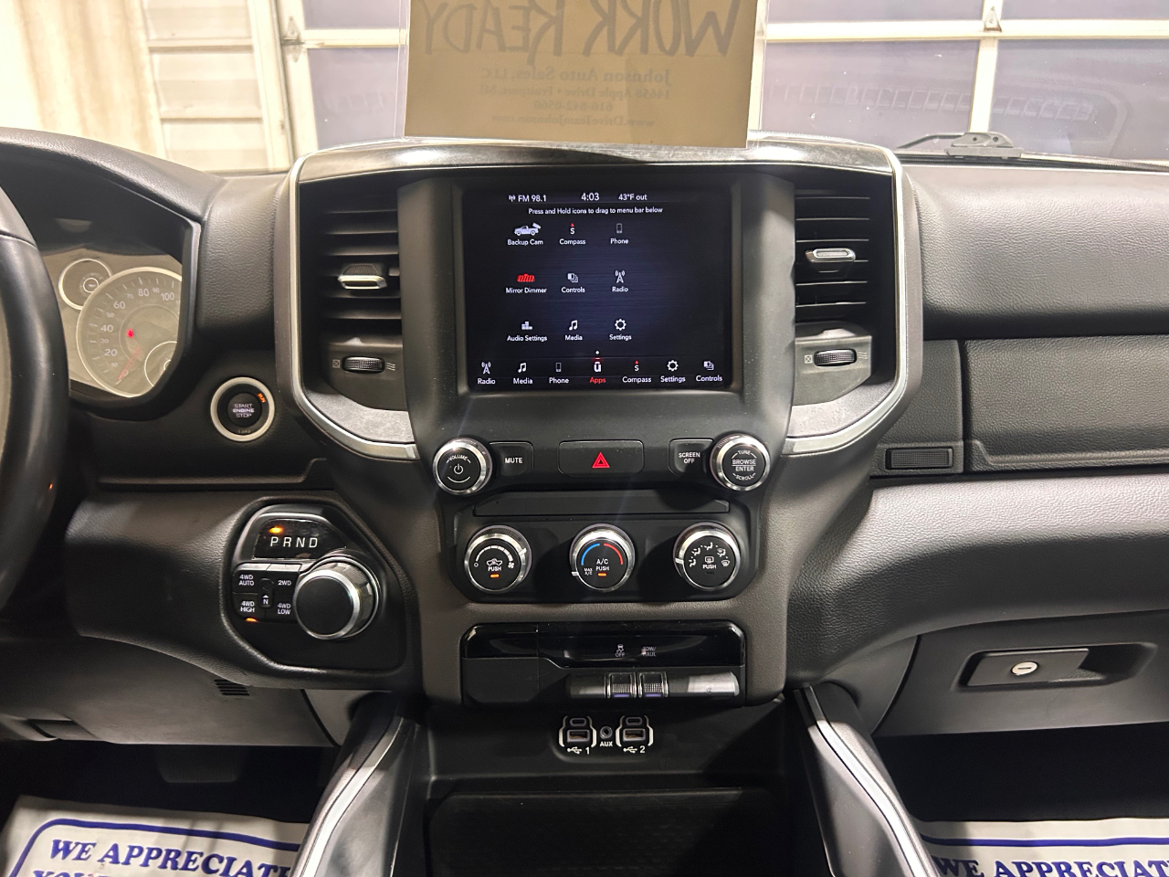 RAM 1500 Big Horn 4x4 Quad Cab 6'4" Box 2020