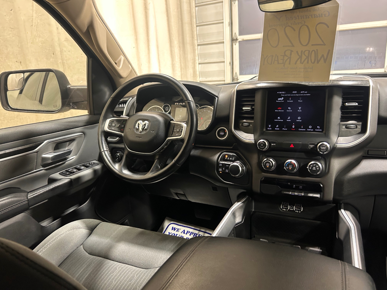 RAM 1500 Big Horn 4x4 Quad Cab 6'4" Box 2020