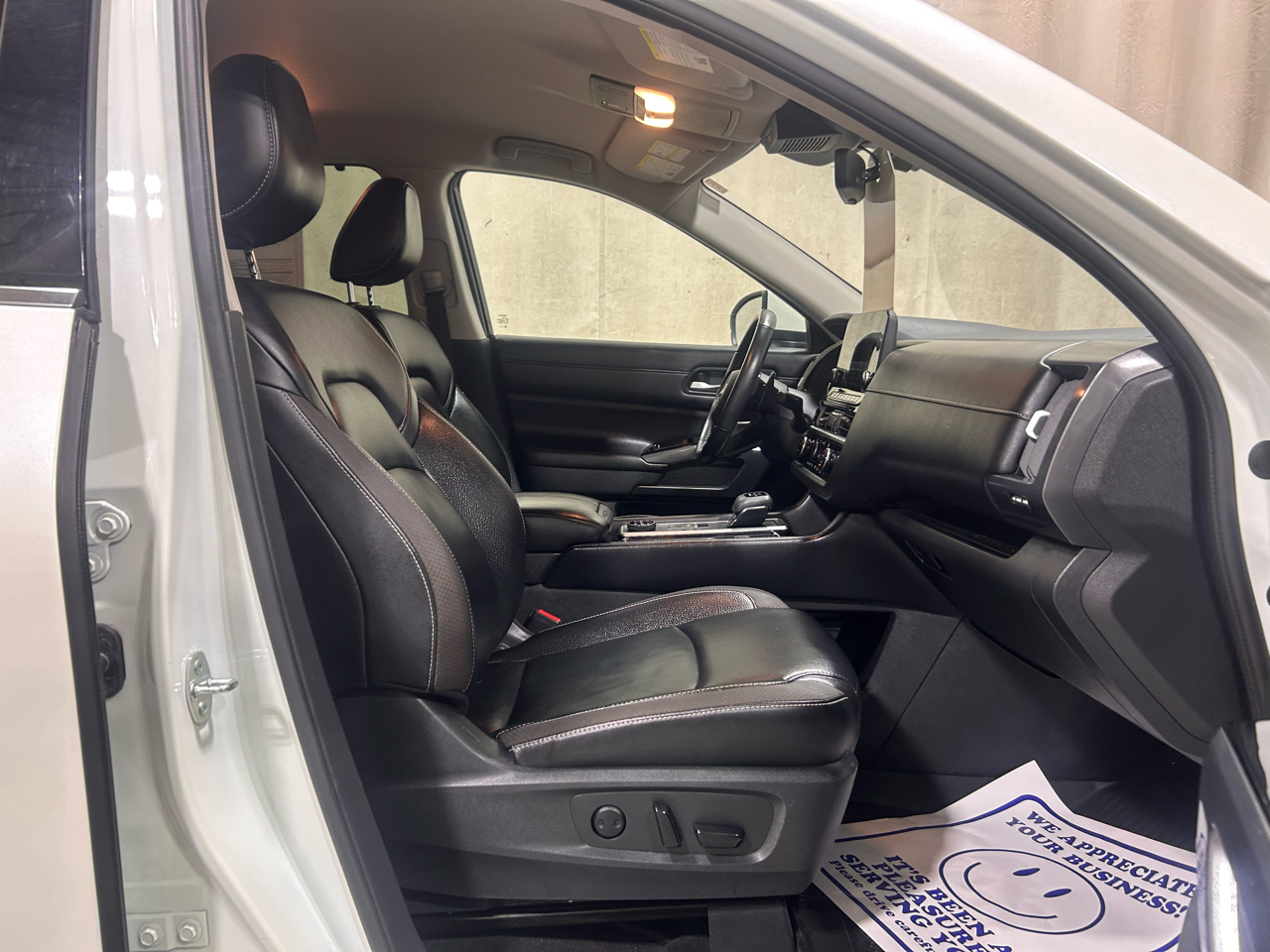 Nissan Pathfinder SL 4WD 2023