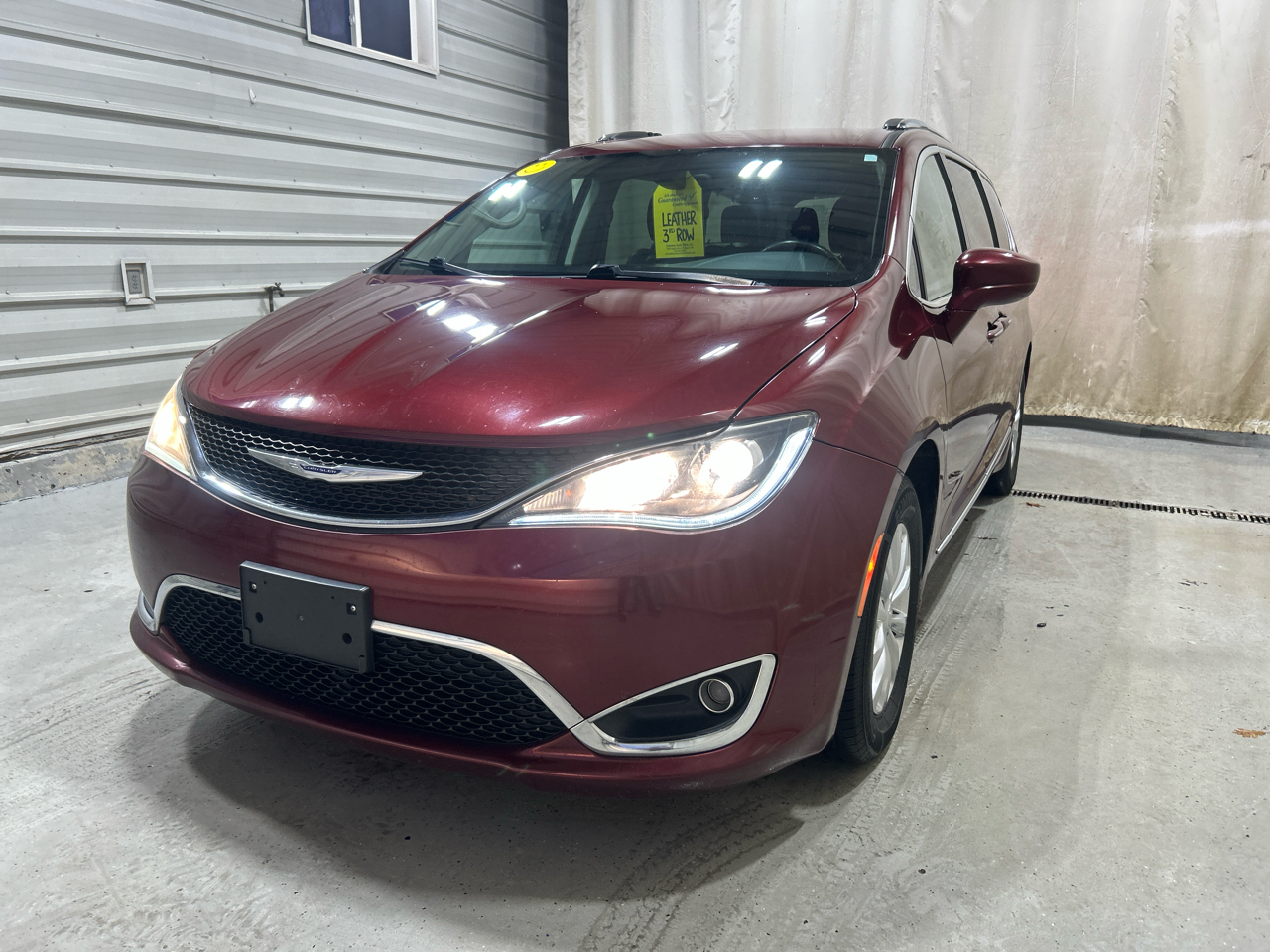 Chrysler Pacifica Touring L FWD 2019