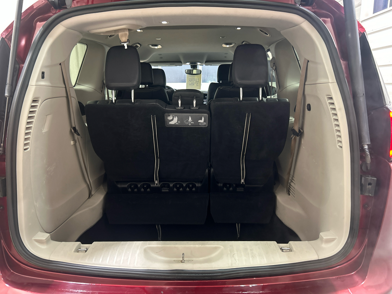 Chrysler Pacifica Touring L FWD 2019