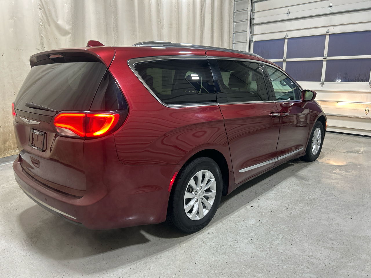 Chrysler Pacifica Touring L FWD 2019