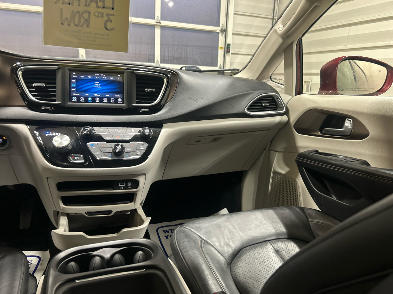 Chrysler Pacifica Touring L FWD 2019