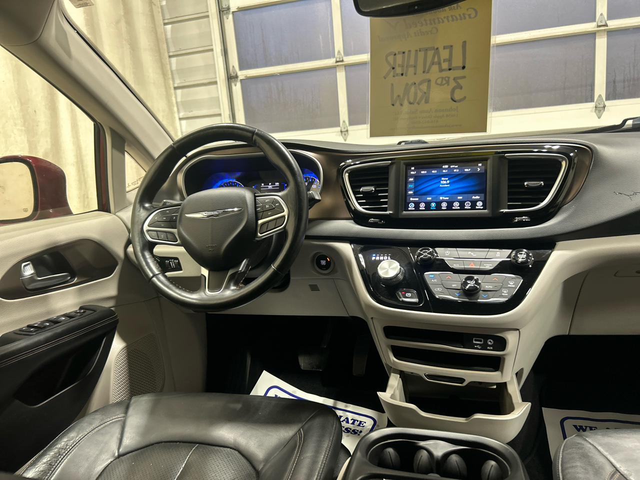Chrysler Pacifica Touring L FWD 2019