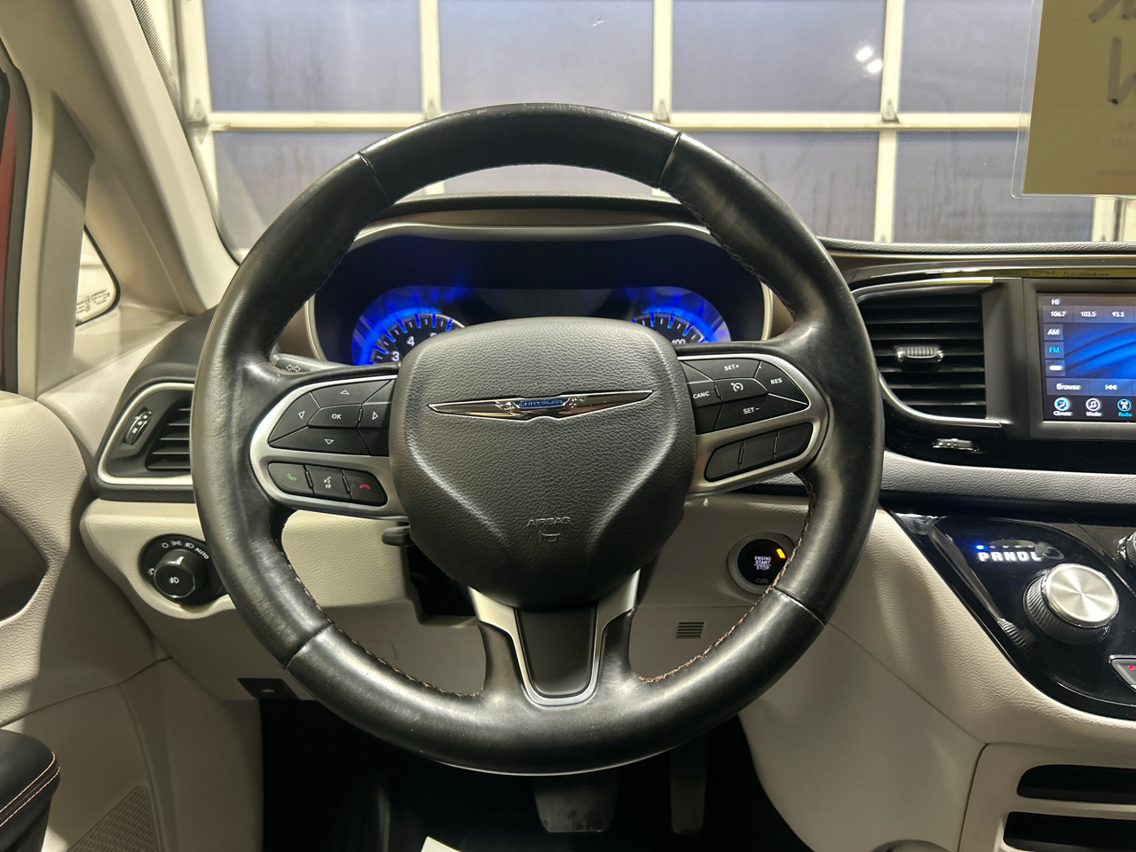 Chrysler Pacifica Touring L FWD 2019