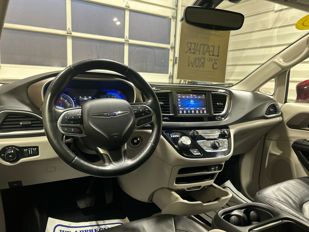Chrysler Pacifica Touring L FWD 2019