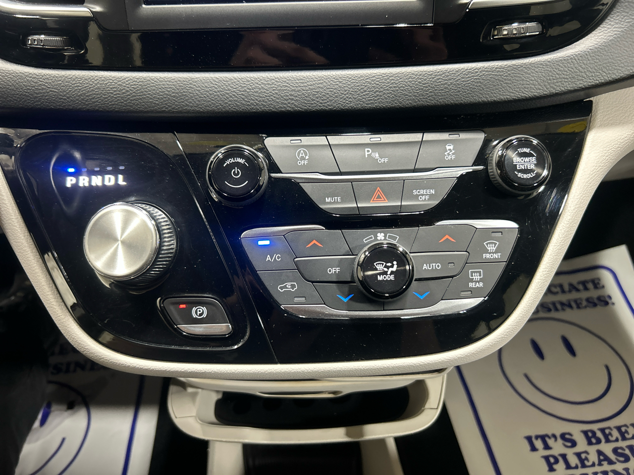 Chrysler Pacifica Touring L FWD 2019