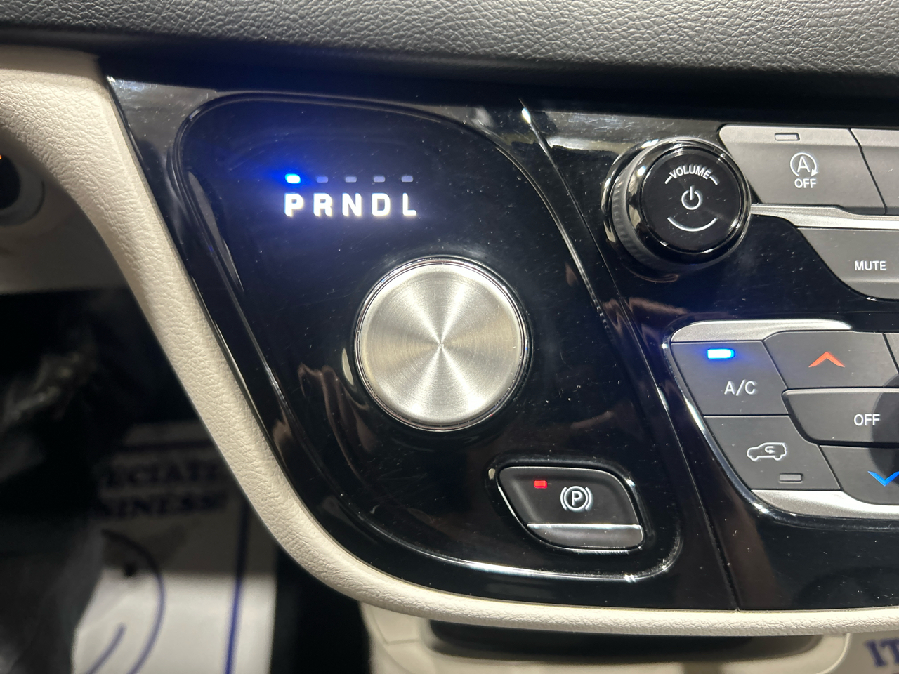 Chrysler Pacifica Touring L FWD 2019