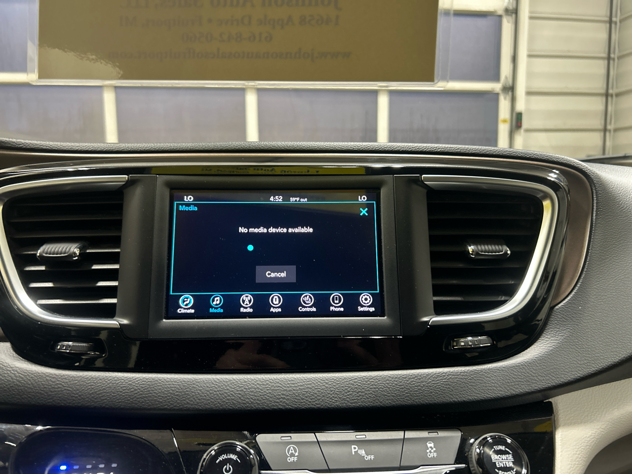 Chrysler Pacifica Touring L FWD 2019