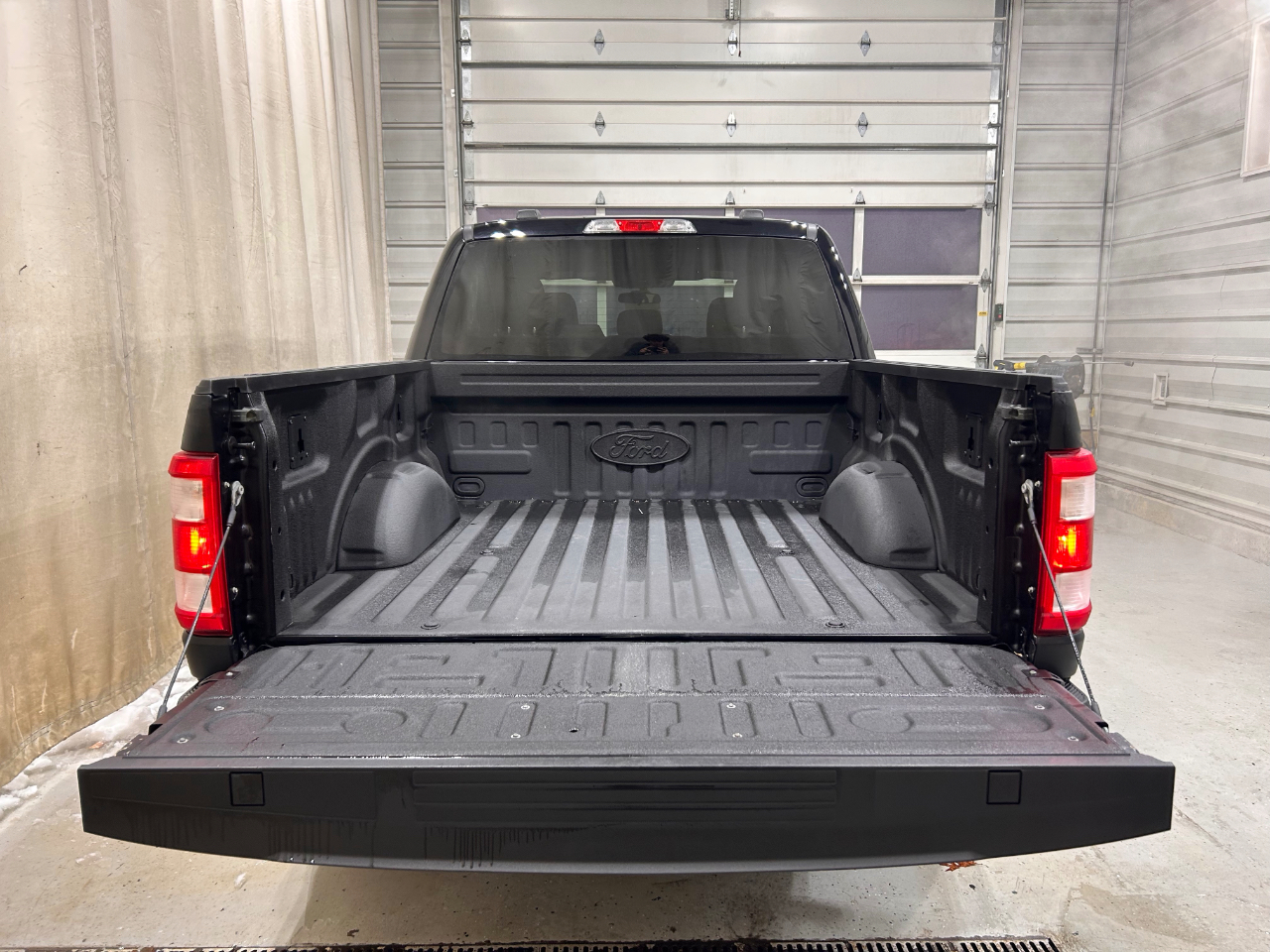 Ford F-150 XL 4WD SuperCrew 5.5' Box 2023