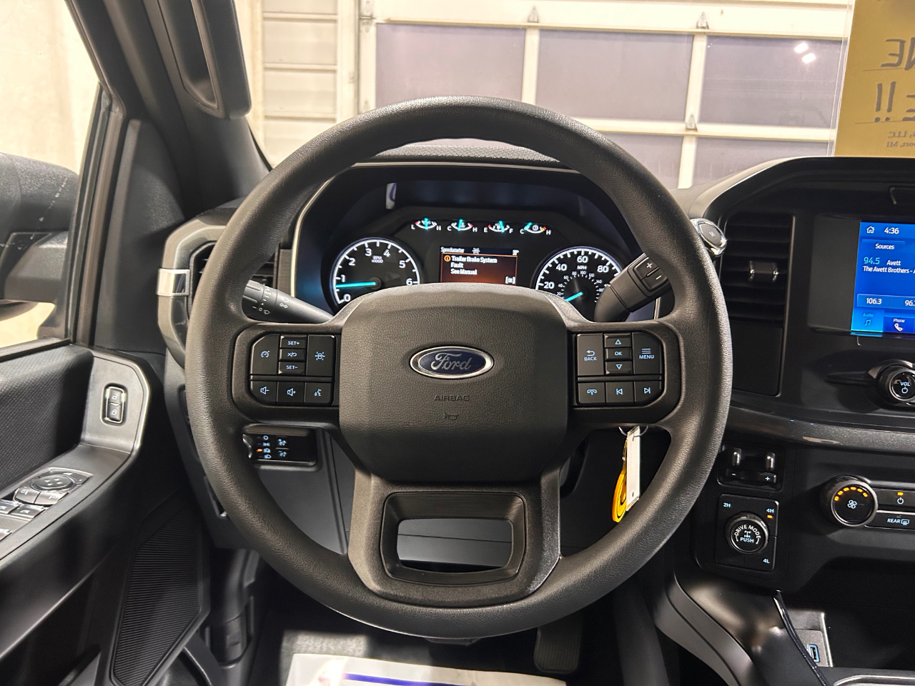 Ford F-150 XL 4WD SuperCrew 5.5' Box 2023