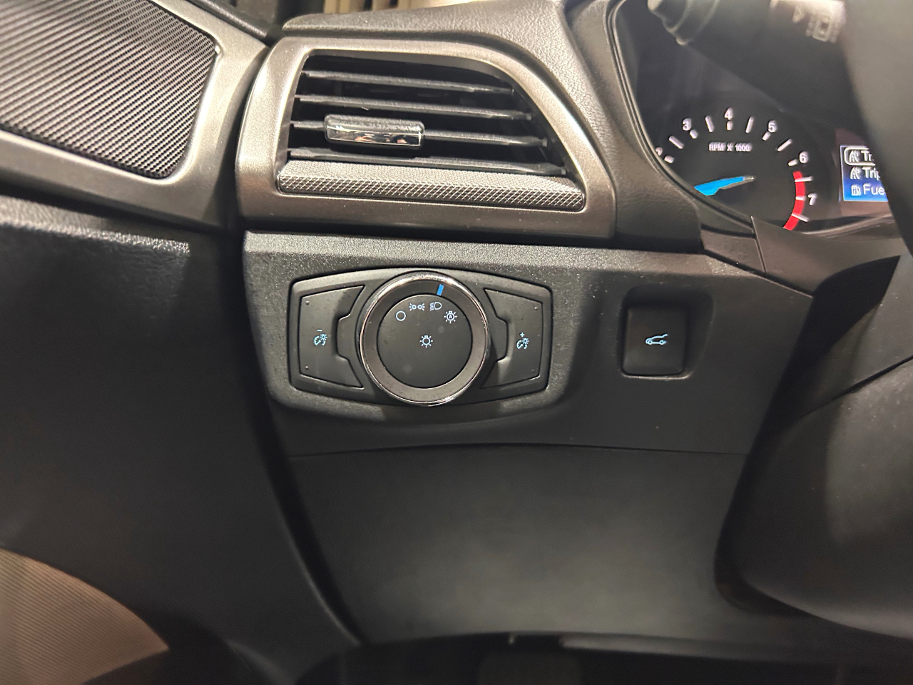 Ford Fusion S FWD 2019