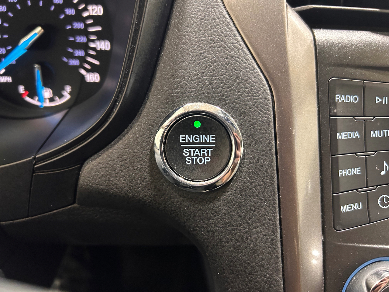 Ford Fusion S FWD 2019