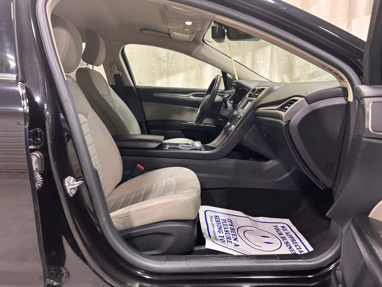 Ford Fusion S FWD 2019