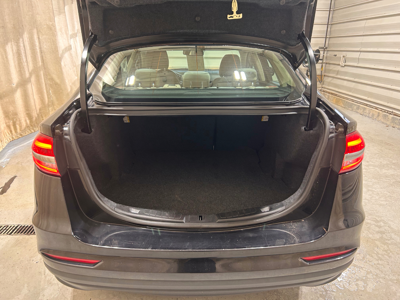 Ford Fusion S FWD 2019