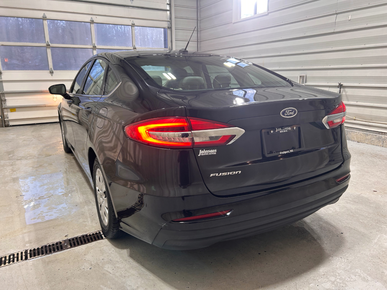 Ford Fusion S FWD 2019