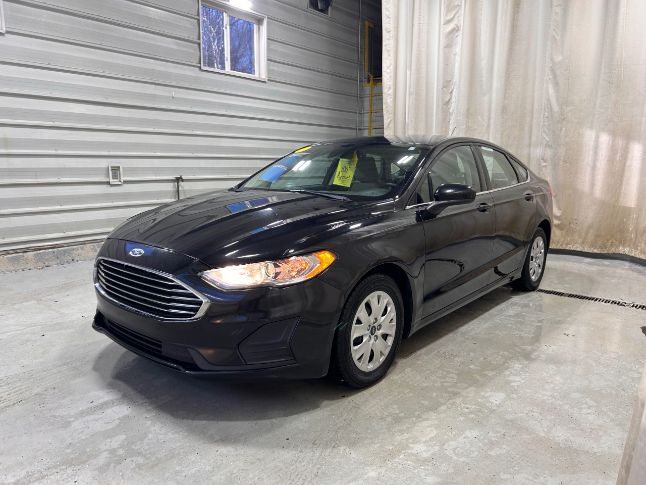 Ford Fusion S FWD 2019