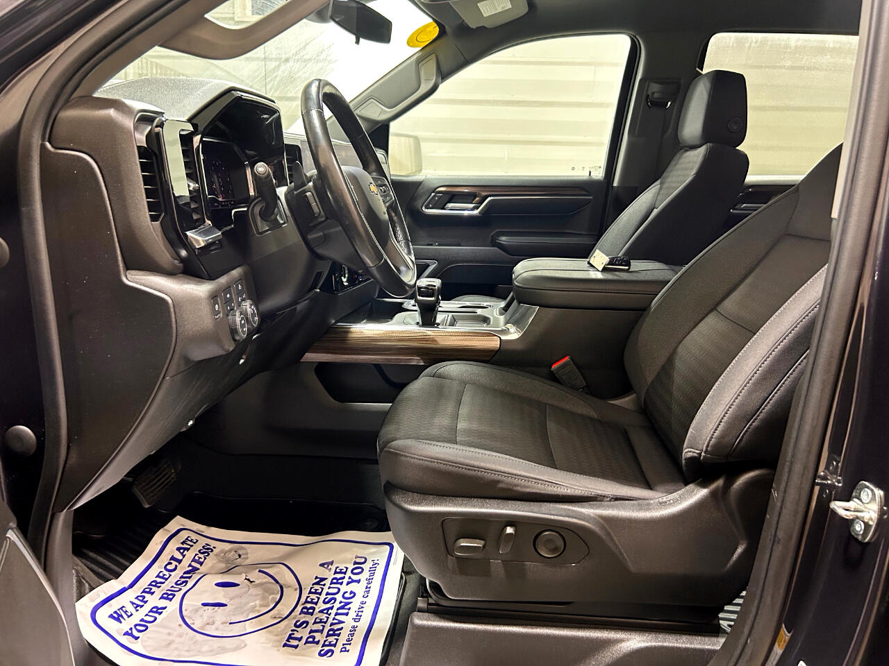 Chevrolet Silverado 1500 4WD Crew Cab 147" LT w/1LT 2023