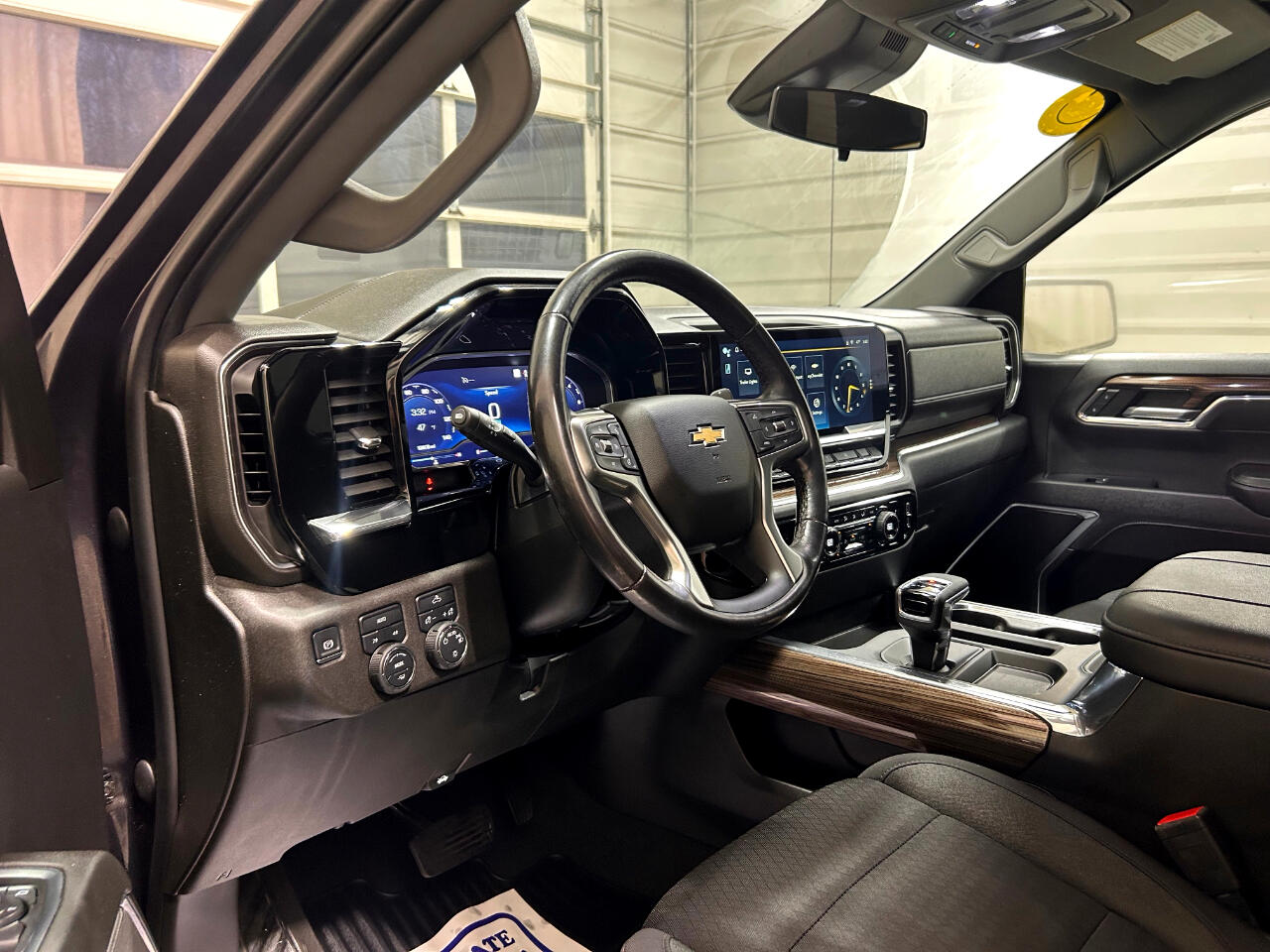 Chevrolet Silverado 1500 4WD Crew Cab 147" LT w/1LT 2023