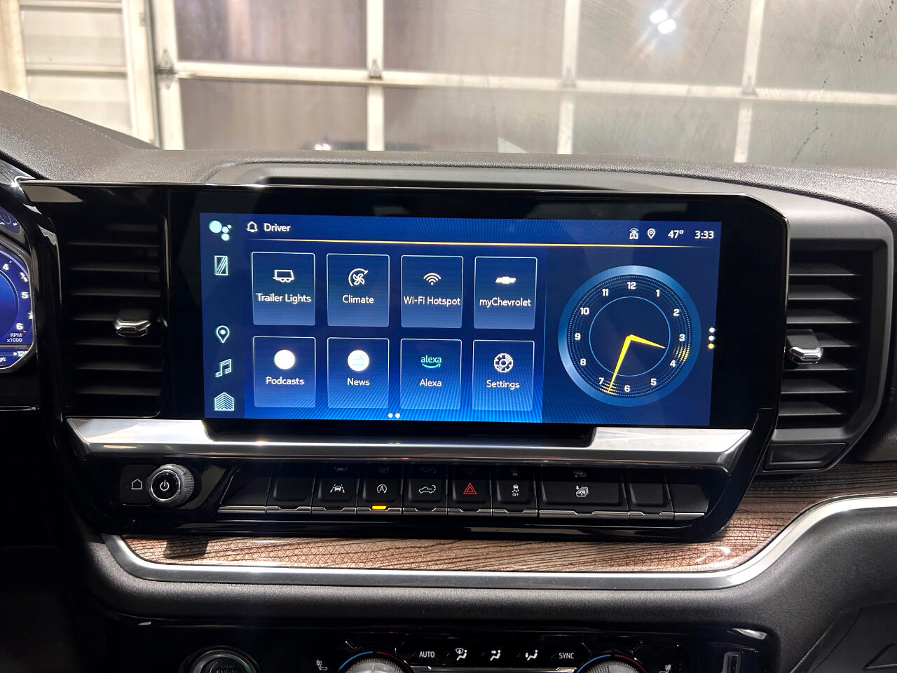 Chevrolet Silverado 1500 4WD Crew Cab 147" LT w/1LT 2023