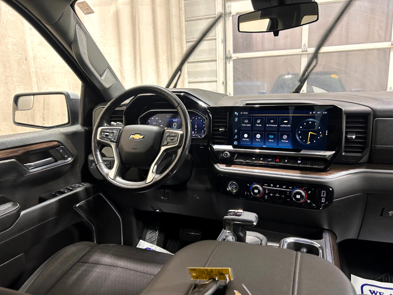 Chevrolet Silverado 1500 4WD Crew Cab 147" LT w/1LT 2023