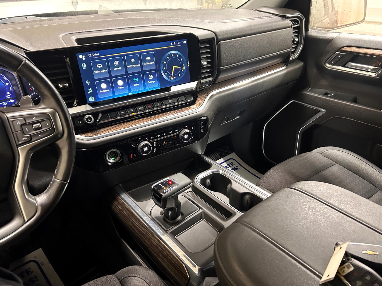 Chevrolet Silverado 1500 4WD Crew Cab 147" LT w/1LT 2023