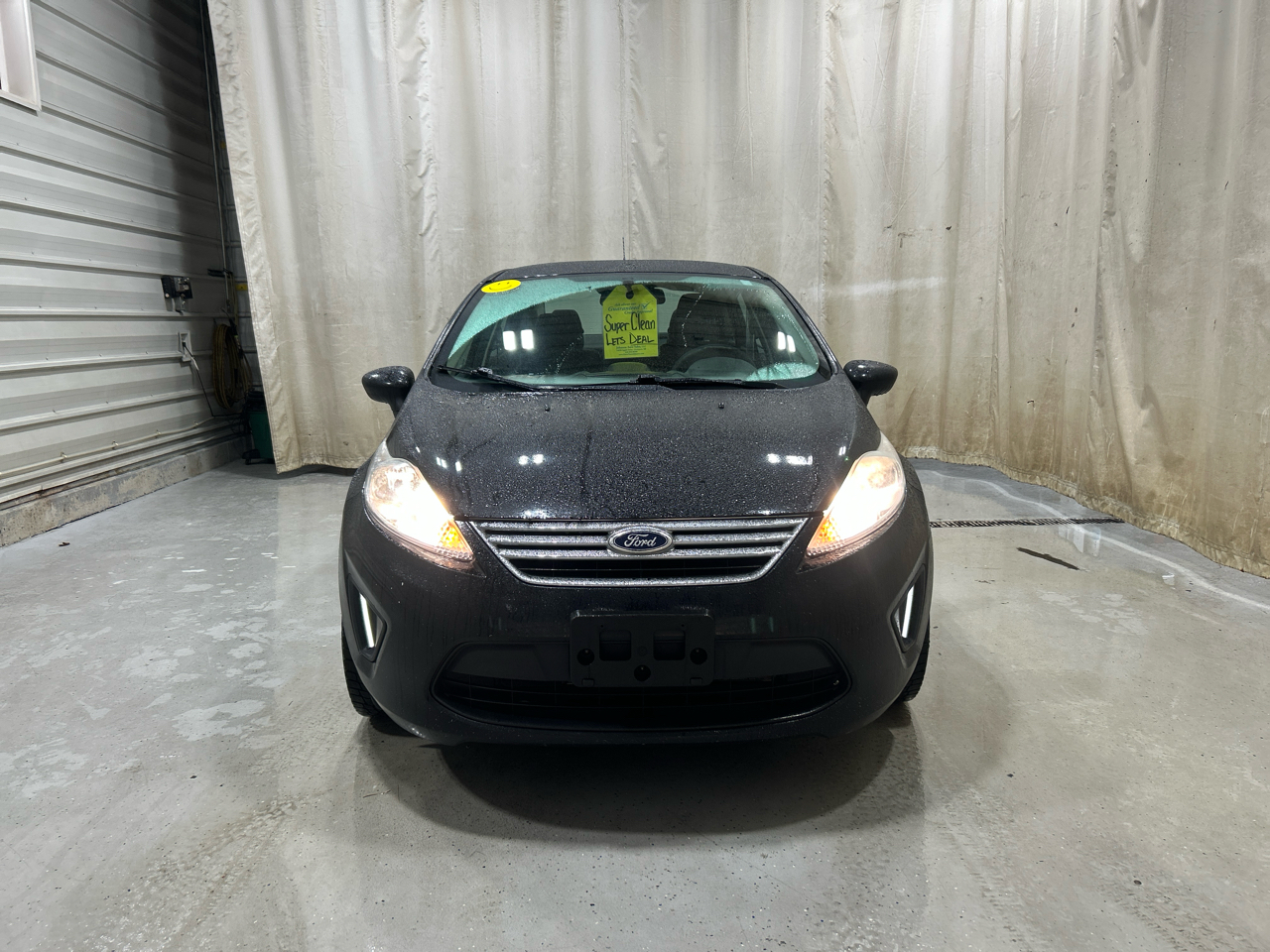 Ford Fiesta 4dr Sdn SE 2013