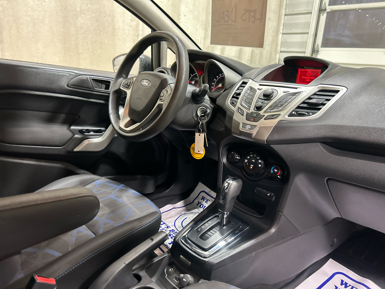 Ford Fiesta 4dr Sdn SE 2013