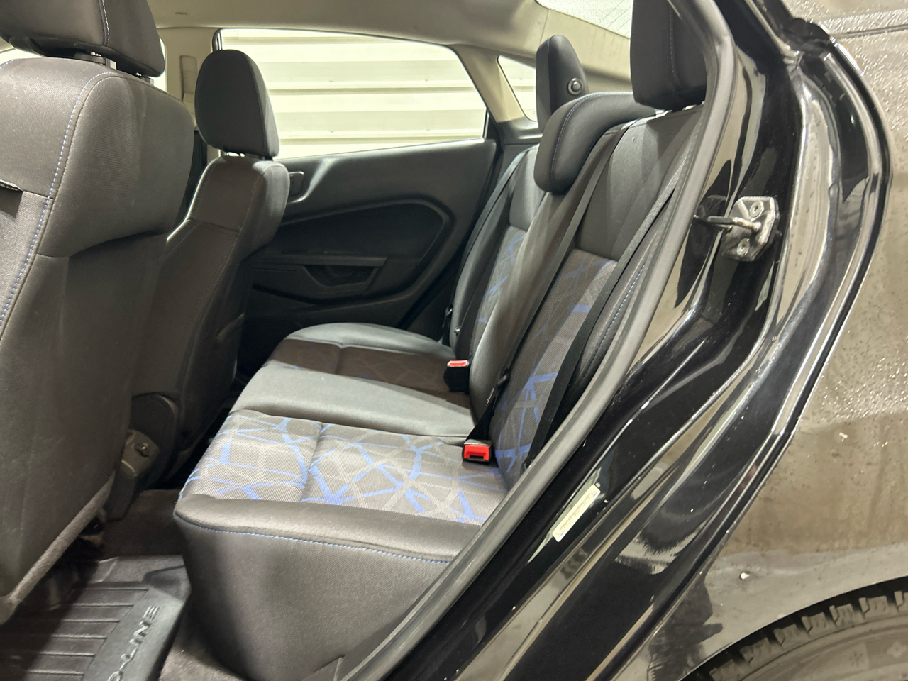 Ford Fiesta 4dr Sdn SE 2013