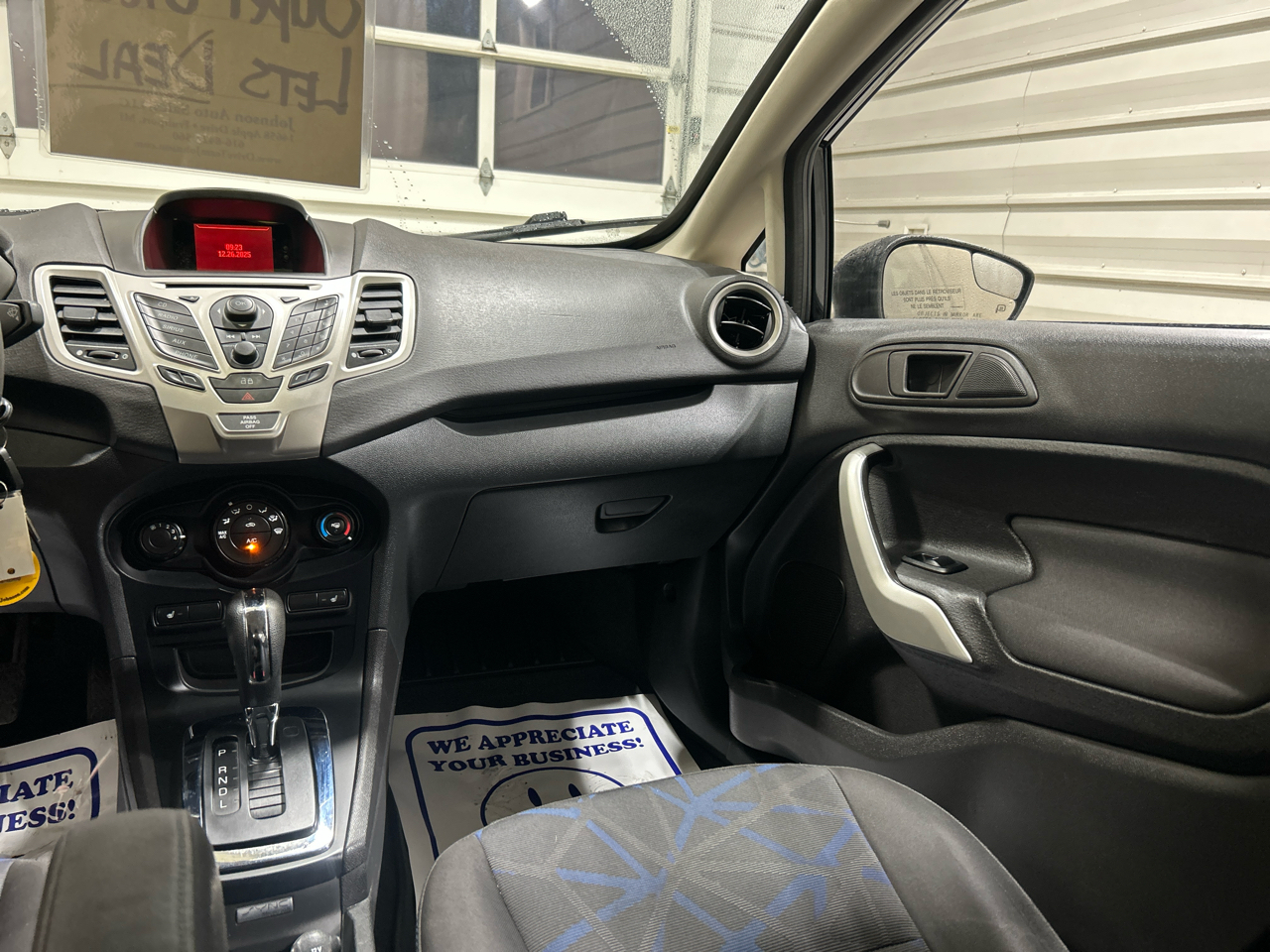 Ford Fiesta 4dr Sdn SE 2013