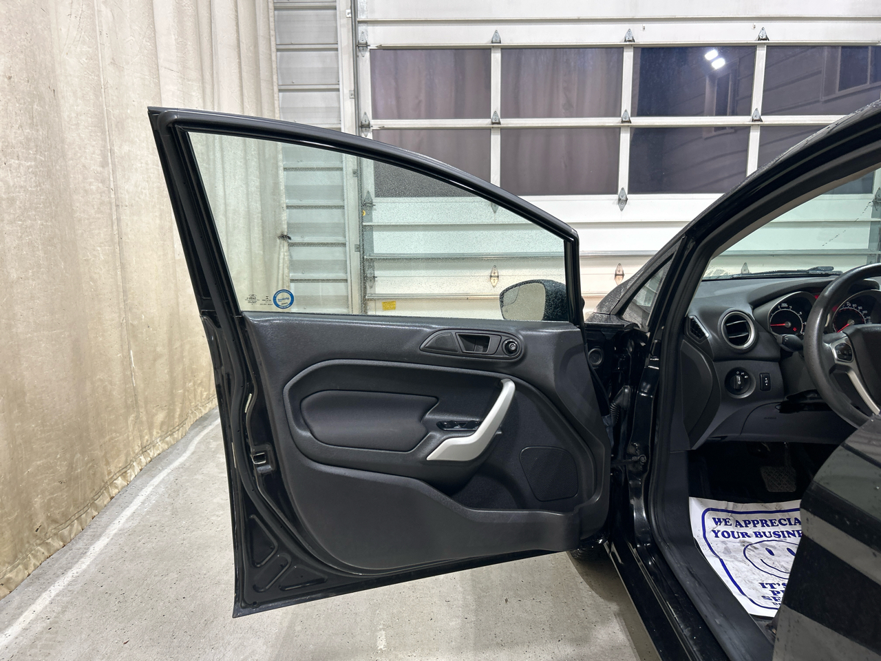 Ford Fiesta 4dr Sdn SE 2013