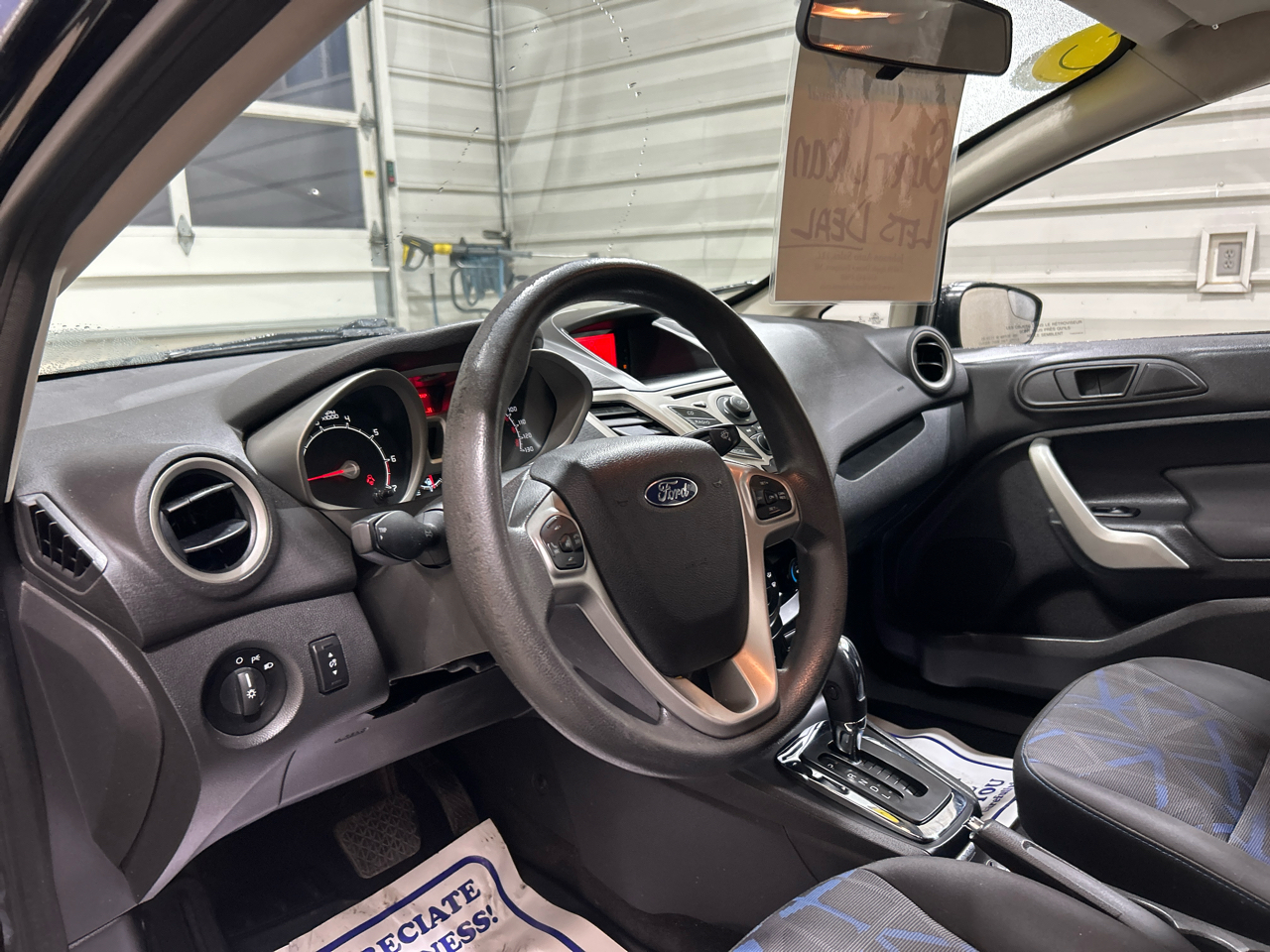 Ford Fiesta 4dr Sdn SE 2013