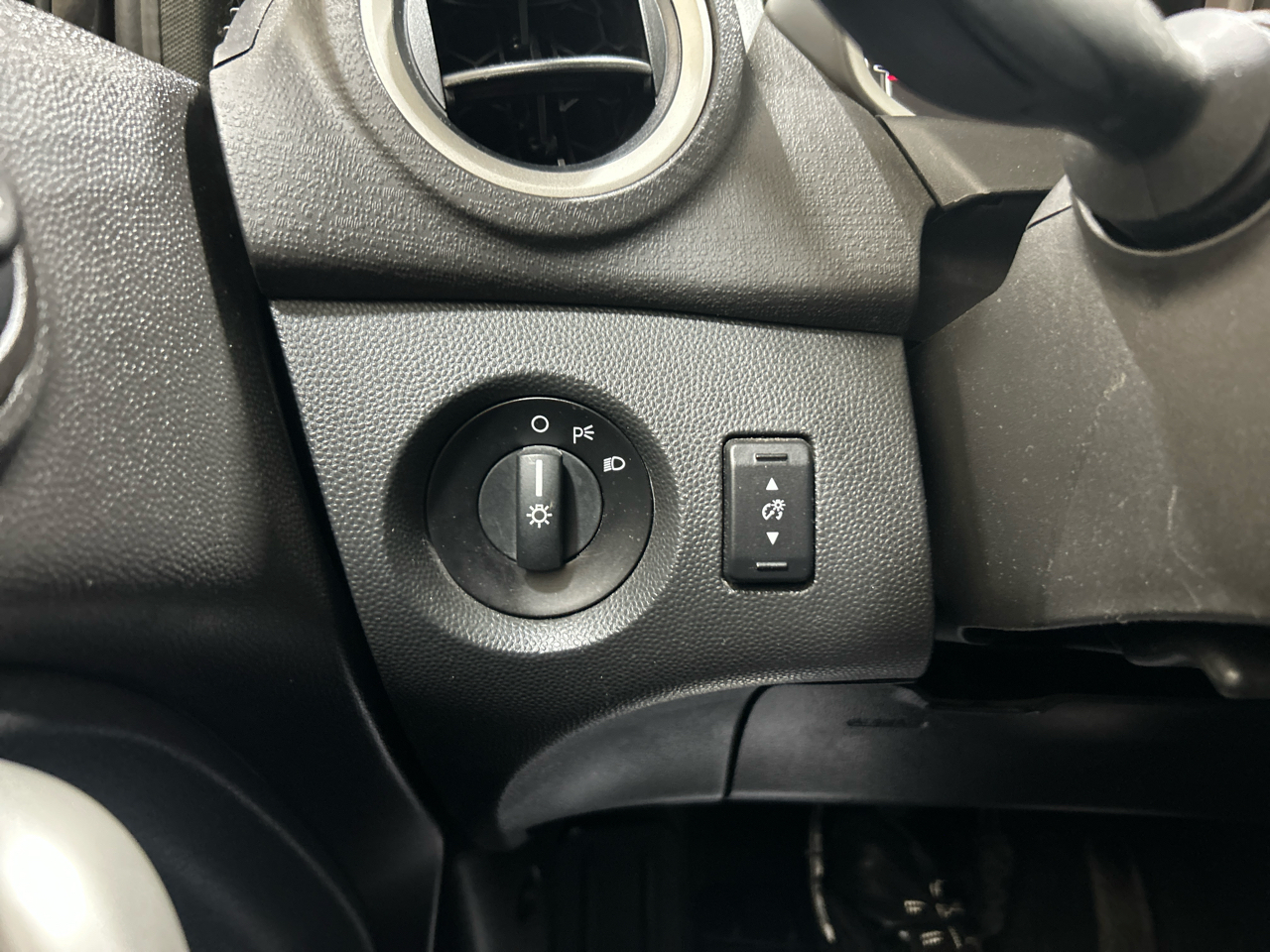 Ford Fiesta 4dr Sdn SE 2013