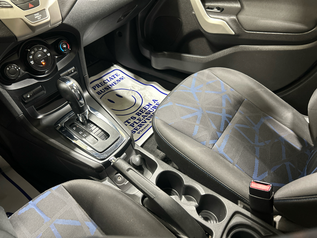 Ford Fiesta 4dr Sdn SE 2013