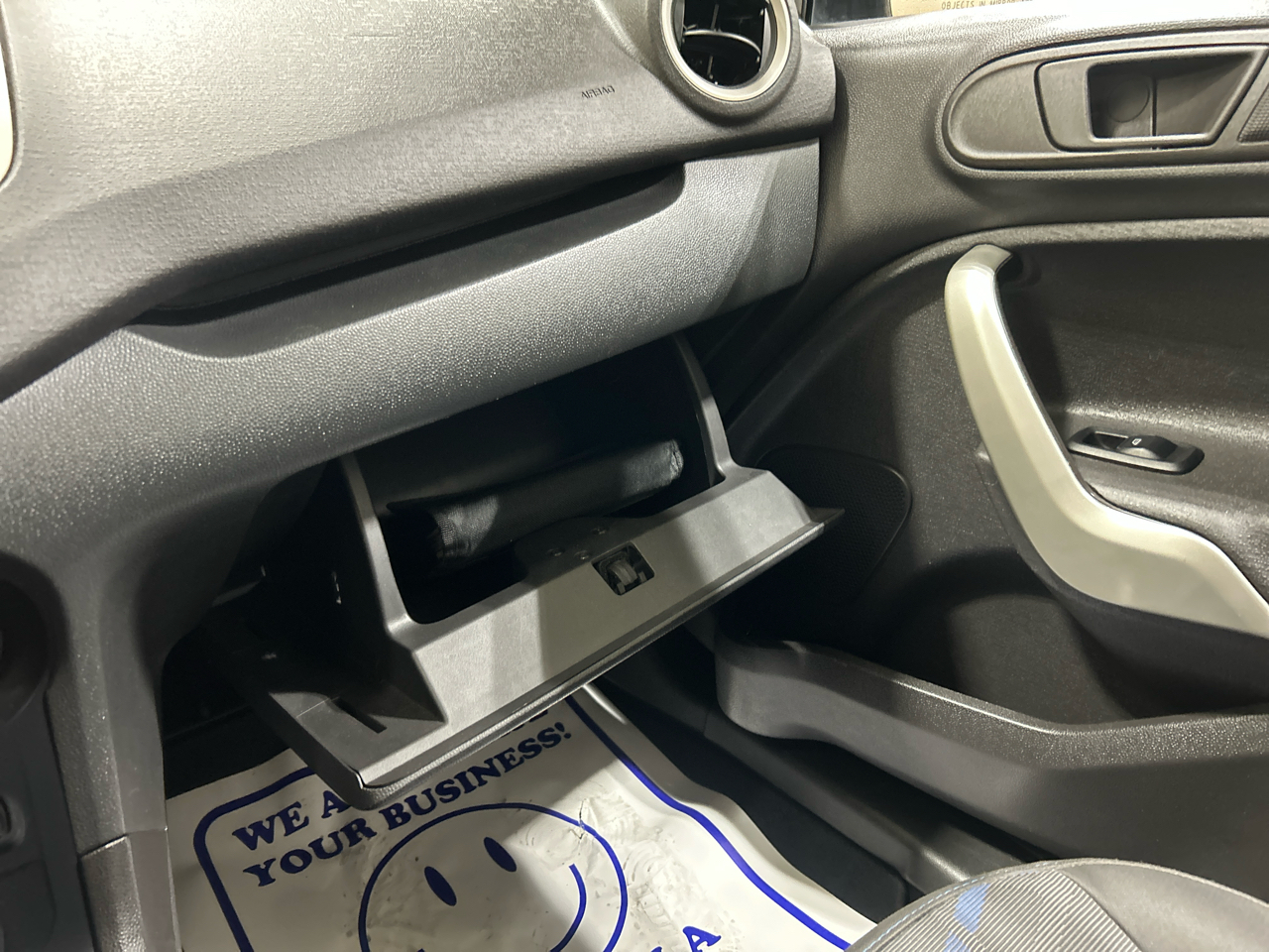 Ford Fiesta 4dr Sdn SE 2013