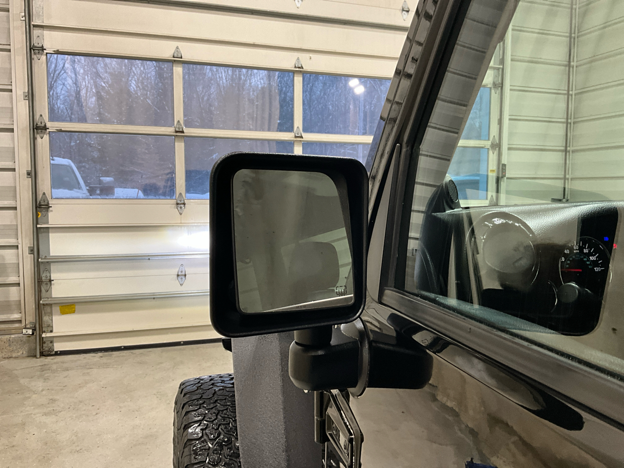 Jeep Wrangler Unlimited 4WD 4dr Sahara 2013