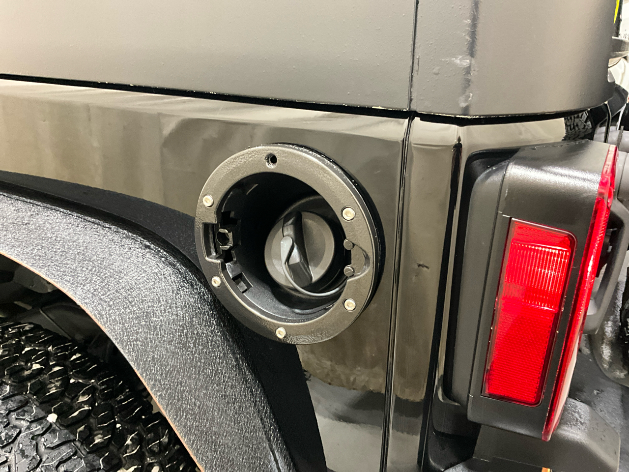 Jeep Wrangler Unlimited 4WD 4dr Sahara 2013