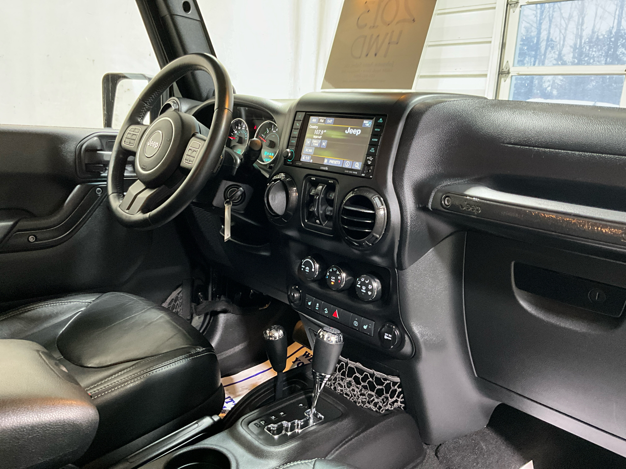 Jeep Wrangler Unlimited 4WD 4dr Sahara 2013