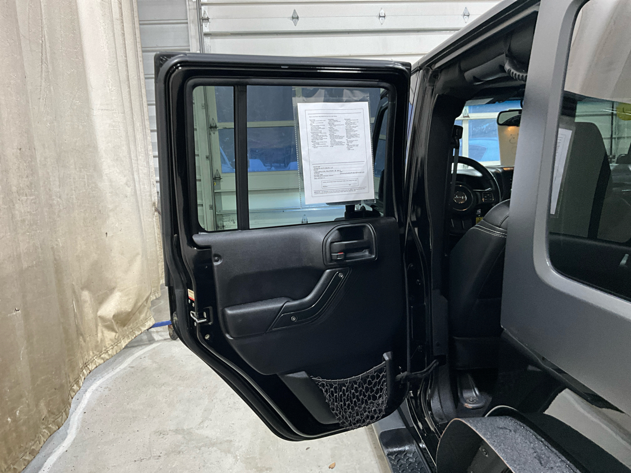 Jeep Wrangler Unlimited 4WD 4dr Sahara 2013