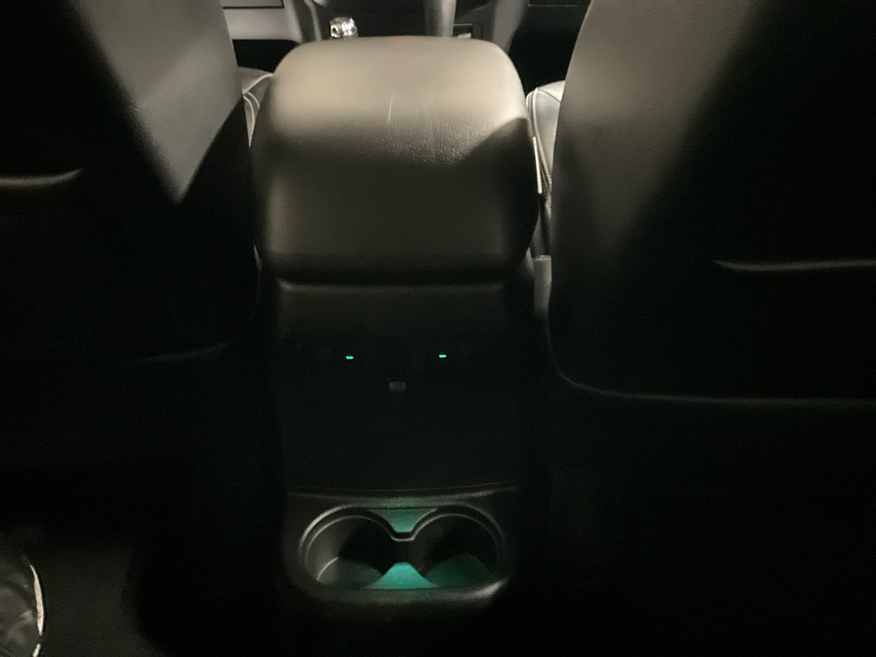 Jeep Wrangler Unlimited 4WD 4dr Sahara 2013