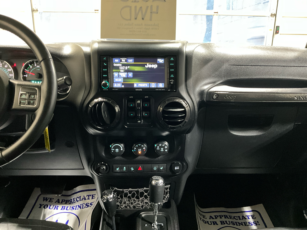 Jeep Wrangler Unlimited 4WD 4dr Sahara 2013