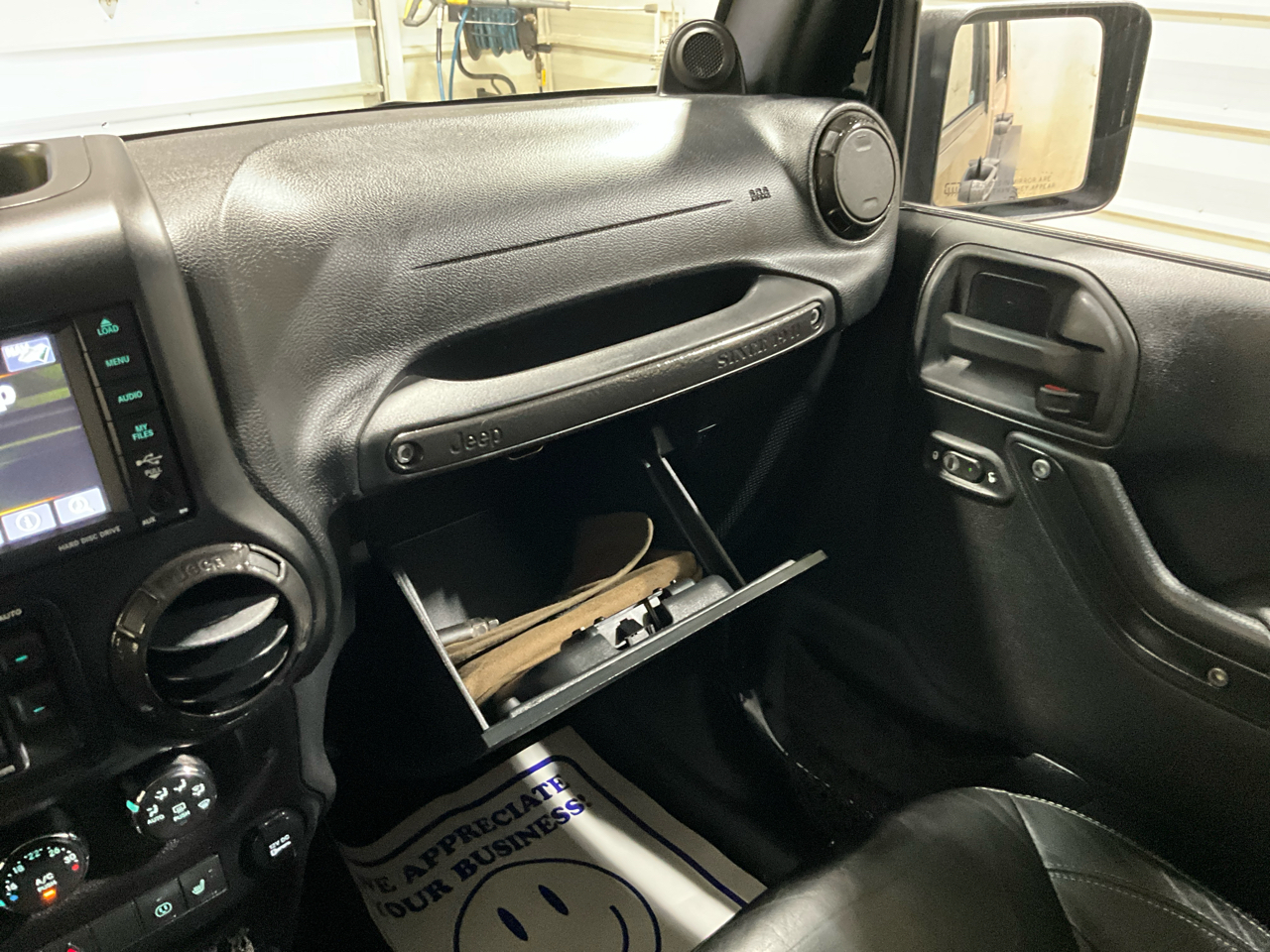 Jeep Wrangler Unlimited 4WD 4dr Sahara 2013