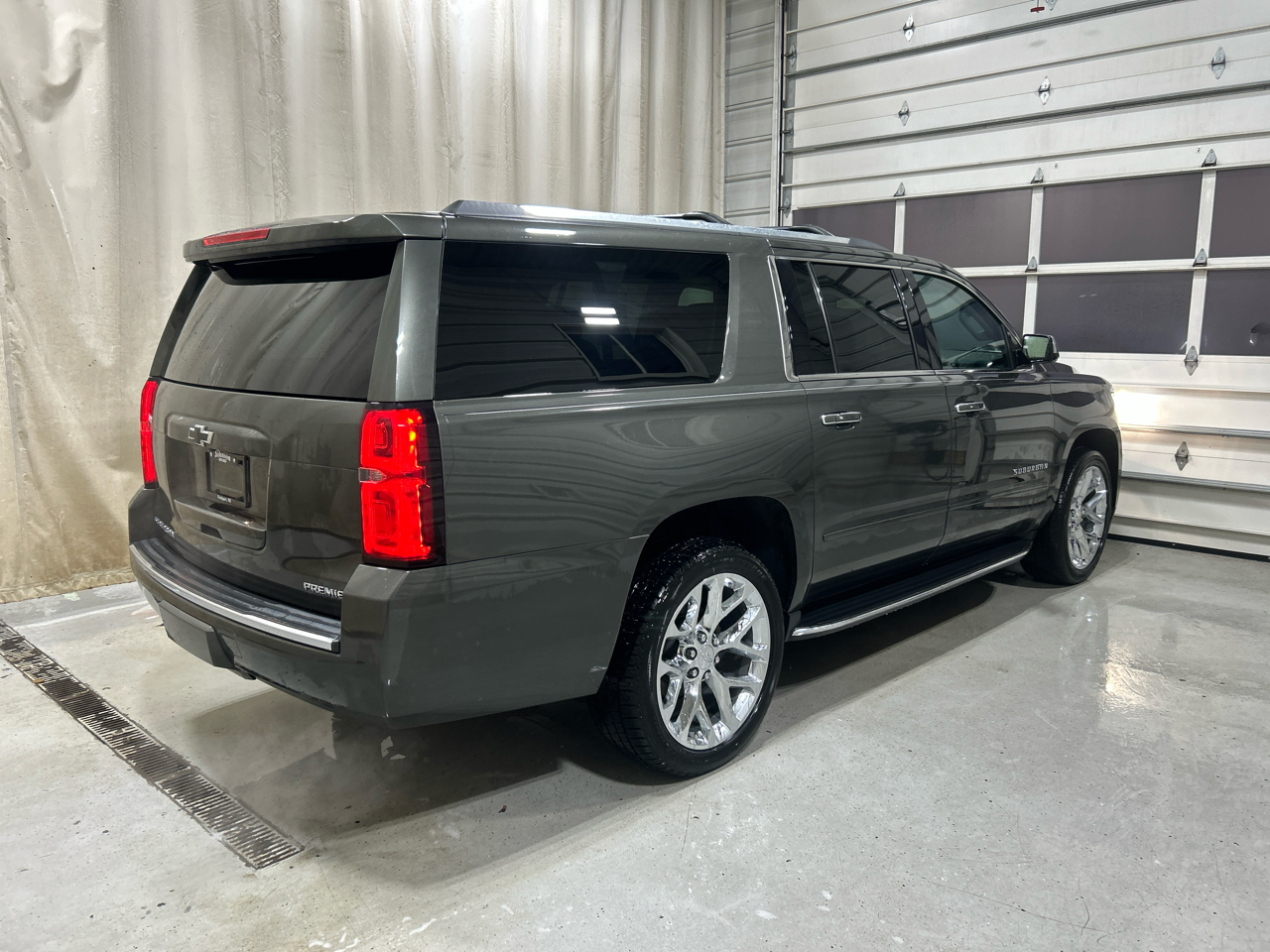 Chevrolet Suburban 4WD 4dr 1500 Premier 2019