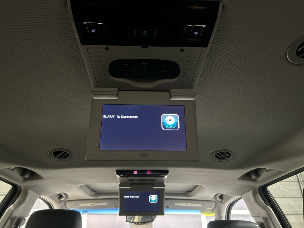 Chevrolet Suburban 4WD 4dr 1500 Premier 2019