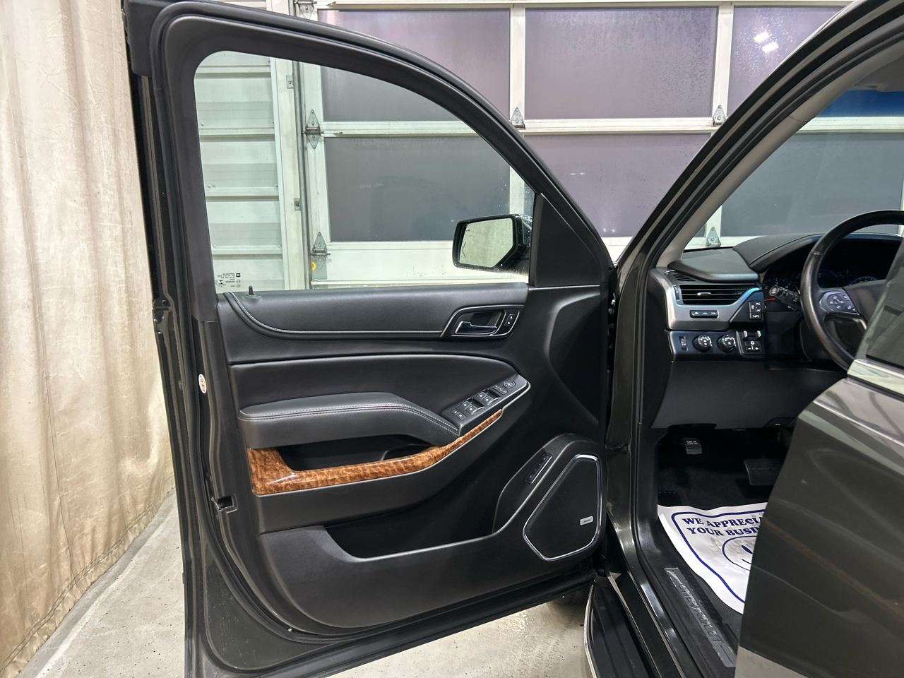 Chevrolet Suburban 4WD 4dr 1500 Premier 2019