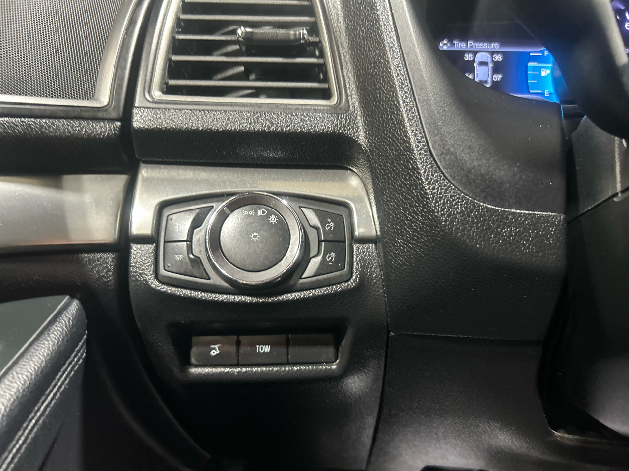 Ford Explorer XLT FWD 2019