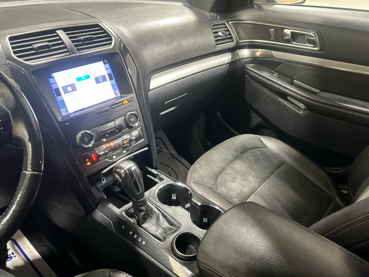 Ford Explorer XLT FWD 2019