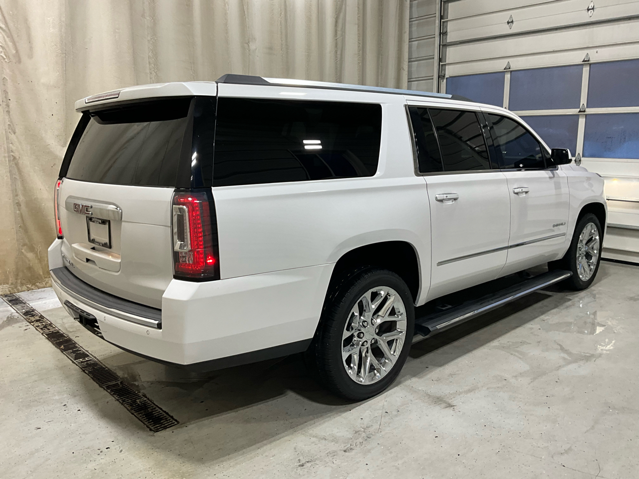 GMC Yukon XL 4WD 4dr Denali 2019