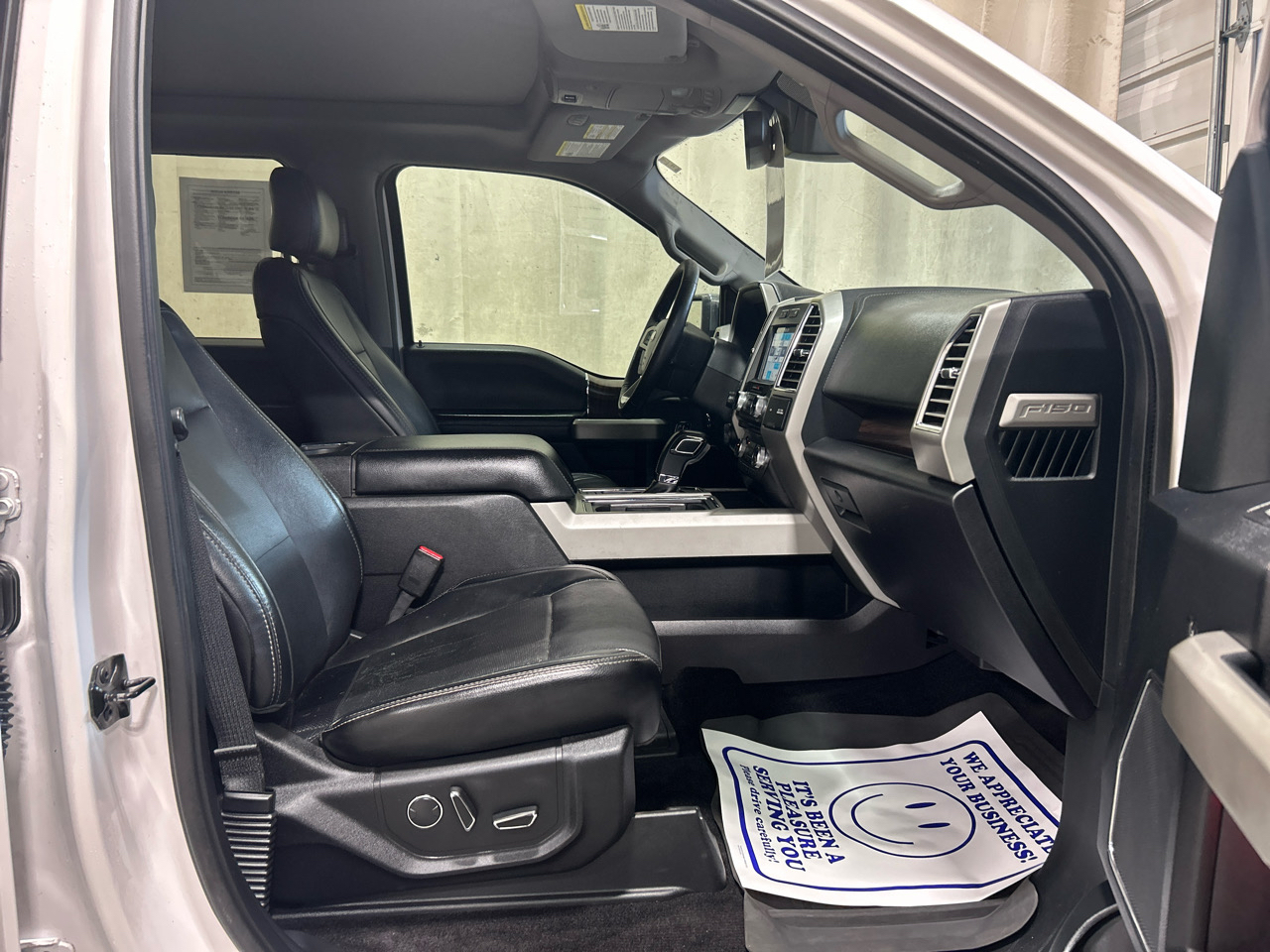 Ford F-150 4WD SuperCrew 150" Lariat 2016