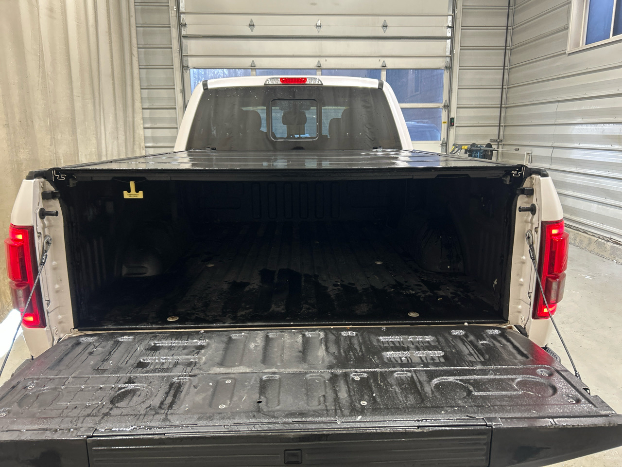 Ford F-150 4WD SuperCrew 150" Lariat 2016